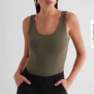 Express Body Contour High Compression Scoop Neck Bodysuit